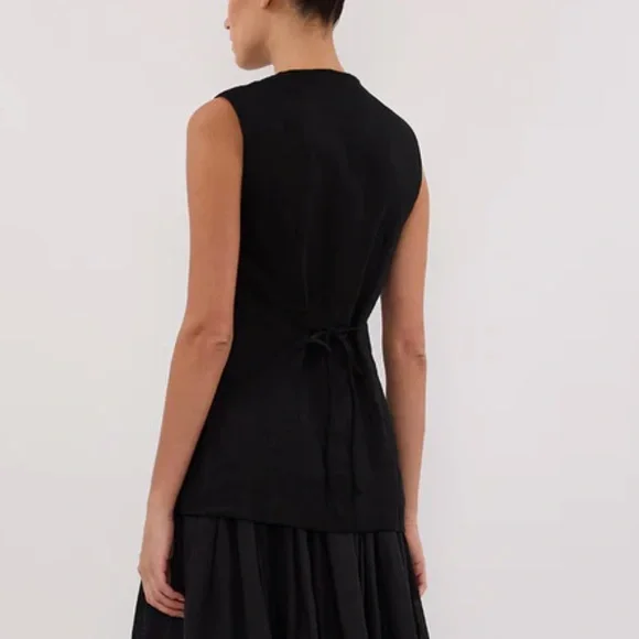 DISSH Black Sleeveless Button-Up Top Linen - Picture 4 of 11